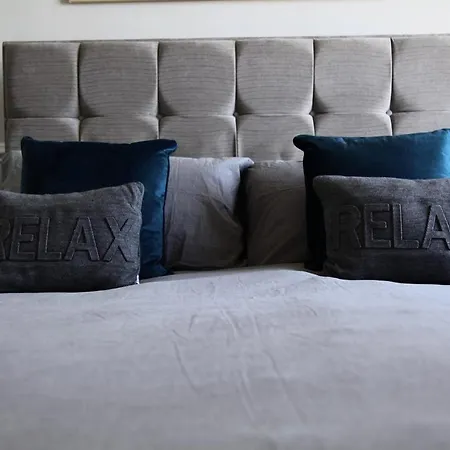 펜션 Waimea House Front The Sea Views 스카버러