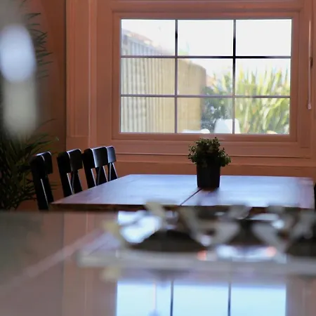 Waimea House Front The Sea Views 펜션 스카버러