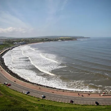 Waimea House Front The Sea Views 펜션 스카버러