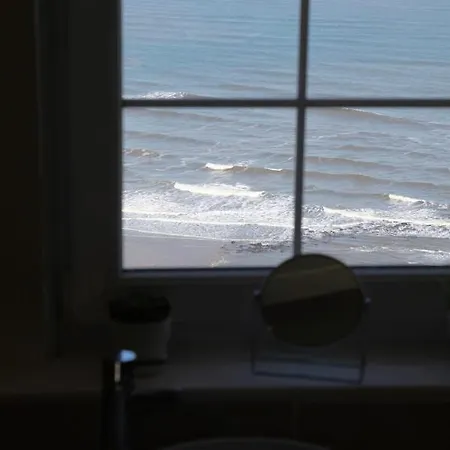 בית נופש Waimea House Front The Sea Views סקארבורו